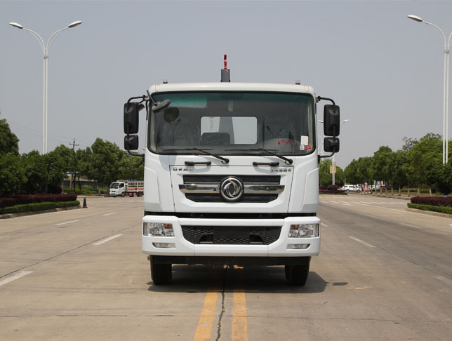 東風(fēng)D9國(guó)六車(chē)廂可卸式垃圾車(chē)圖片3