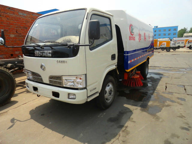  東風福瑞卡道路清掃車（<a href=http://hydlab.cn/saoluche/ target=_blank class=infotextkey>掃路車</a>）